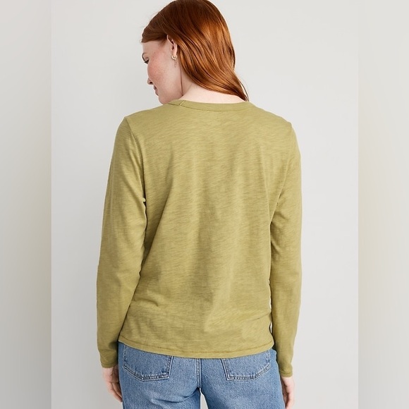 Old Navy EveryWear Long Sleeve T-Shirt - Picture 2 of 7